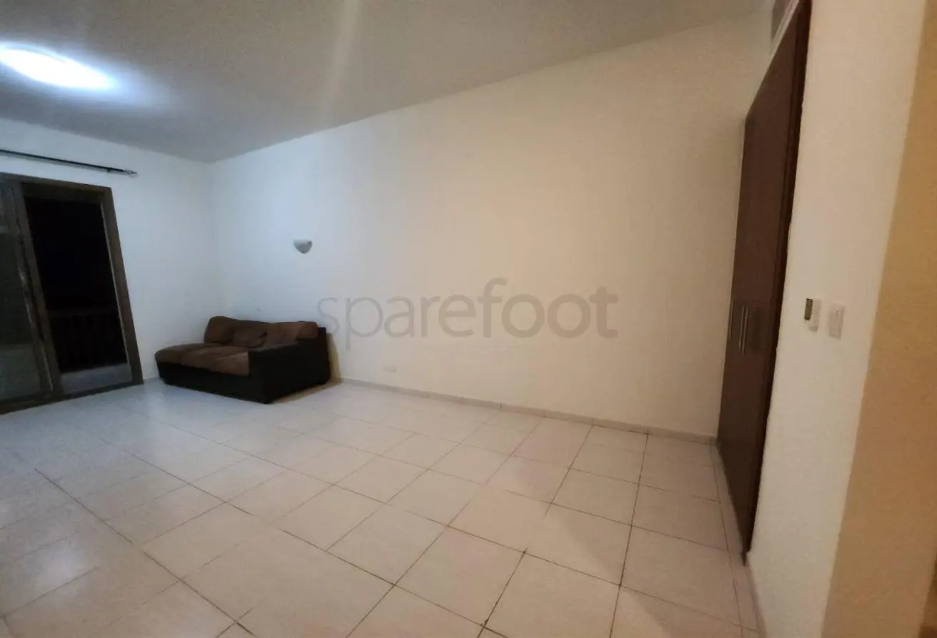 Spacious studio with balcony and community view, photo 8