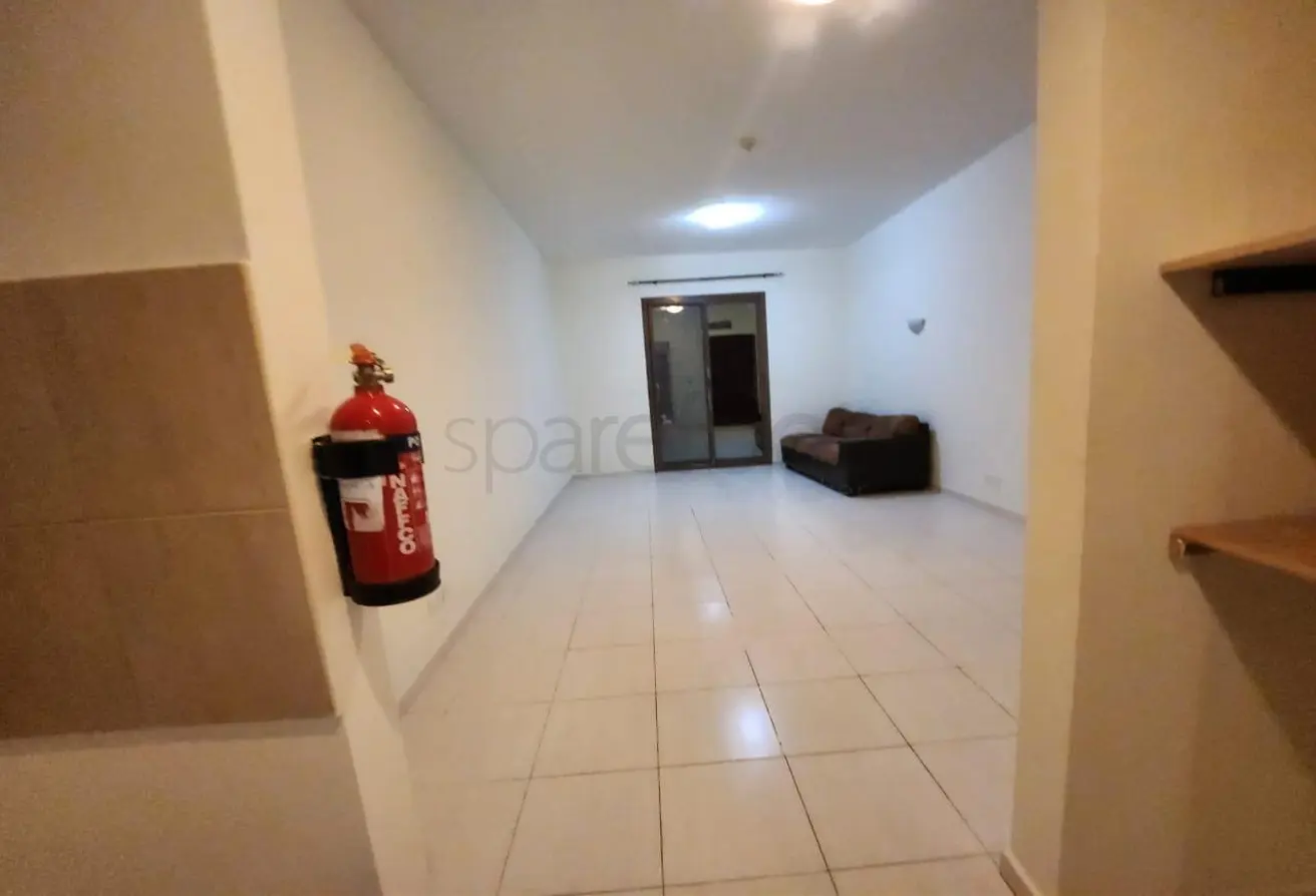 Spacious studio with balcony and community view, photo 9